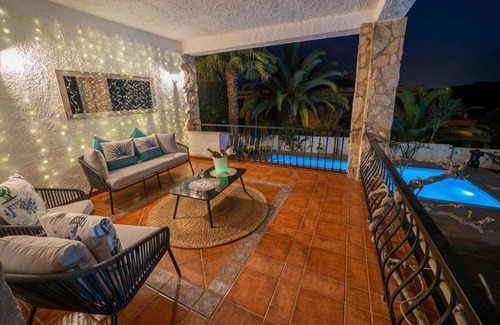 Condado del Jaruco Casa | VILLA LUX GALLERY, GREAT EXPERIENCE, PRIVATE POOL AND CLOSE TO THE SEA, 13 PEOPLE