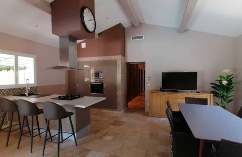 Draguignan Casa | Villa Luxueuse au Calme D'une Pinède