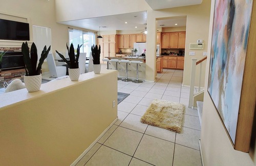 Spring Valley Casa | Villa Luxur- Modern Stylish house W/ Gym & Spa