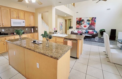 Spring Valley Casa | Villa Luxur- Modern Stylish house W/ Gym & Spa