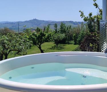 Agliano Terme Villa | Villa Luxury Vista Vigneti-Piscina Privata