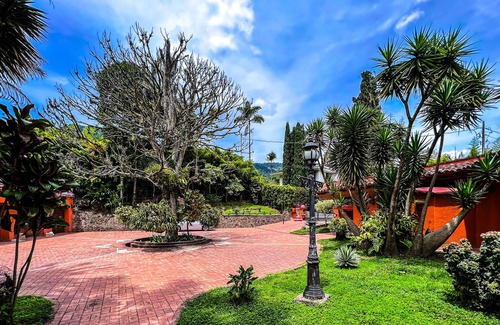 El Poblado Villa | Villa Luz: A Luxurious Mansion in El Poblado