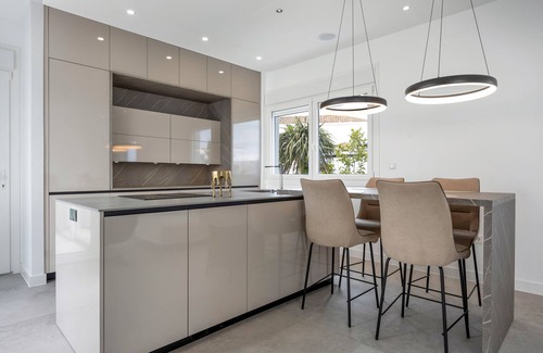 Poblado Sancti Petri Villa | Villa 'Miami' con vistas al lago, Wi-Fi y aire acondicionado