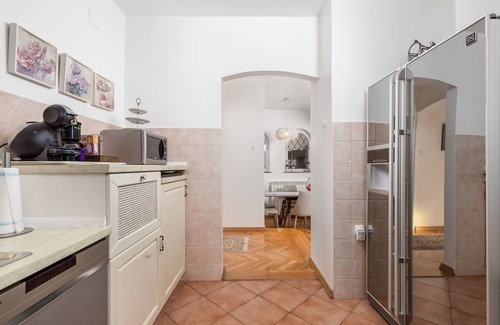 Umag Villa | Villa Magnolia in Umag for 10 persons - beachfront - with sea view, jacuzzi and fitness area