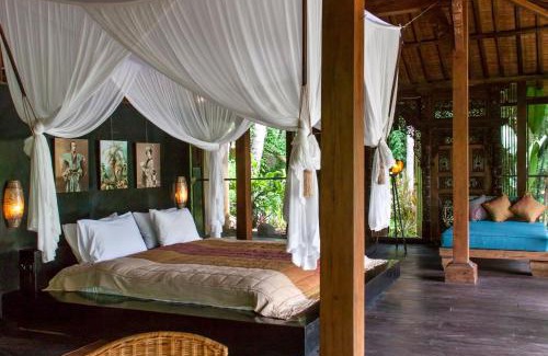 Sambahan Villa | Villa Mahadevi 2 Ubud Jungle Retreat Joglo