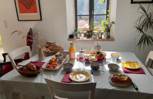 Thury Cama Y Desayuno | Villa Mandala