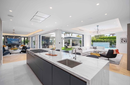 The Flats Villa | Villa Mandarin by LuxJB 🏆 7 BDR Beverly Hills Flats Mansion 🏆 Cinema Gym & Maid