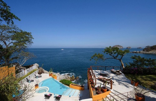 Mismaloya Villa | Villa Mandarina's Ocean front Estate 8-16 Bedrooms