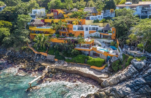 Mismaloya Villa | Villa Mandarina's Ocean front Estate 8-16 Bedrooms