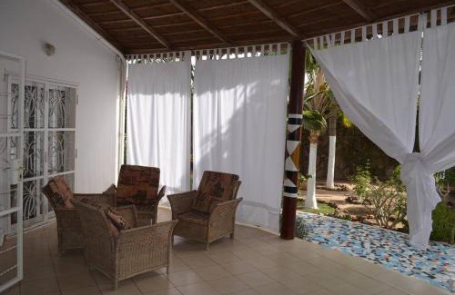 Mbour Casa | Villa Mandel Nafio, Haus mit Garten nahe dem Atlantik
