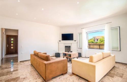 Acharavi Villa | Villa Mandola by Villa Plus
