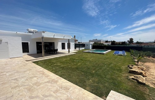 Conil de la Frontera Cabaña | Villa Manoli Namaste, 6 minutes drive to the beach and downtown