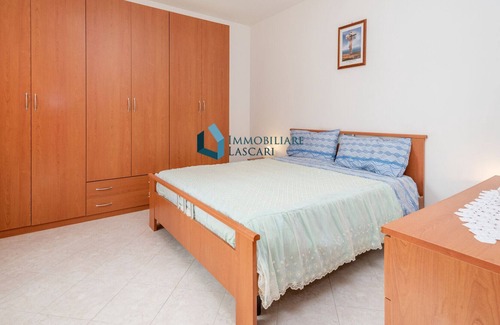 Piana Calzata Casa | Villa Marchi con Piscina Condominiale