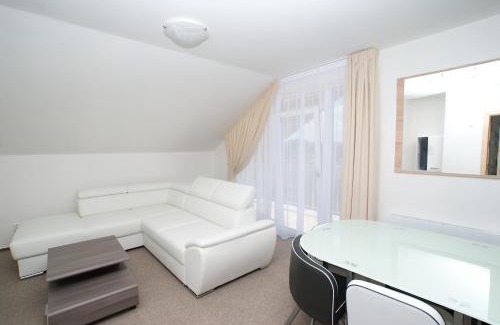 Pasohlavky Casa | Villa Marcus - rodinný relax 200 m od Penzionu Kometa, u jezera s grilem a sdílenou kuchyní