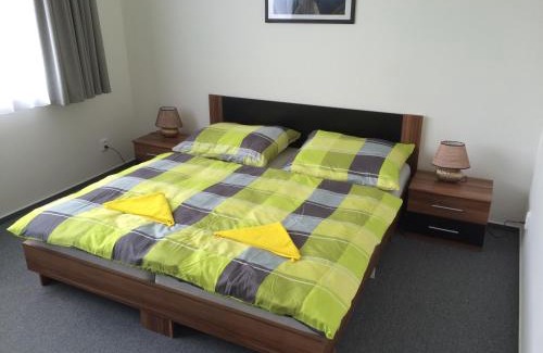 Pasohlavky Casa | Villa Marcus - rodinný relax 200 m od Penzionu Kometa, u jezera s grilem a sdílenou kuchyní