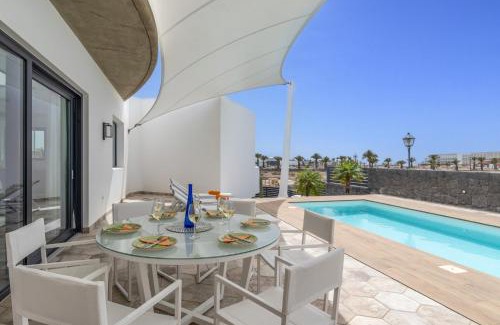 Playa Blanca Villa | Villa Marella by Villa Plus