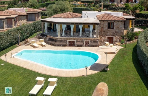 San Teodoro Villa | VILLA MARESOL / PISCINA / JARDIN / PLAYA DE ARENA