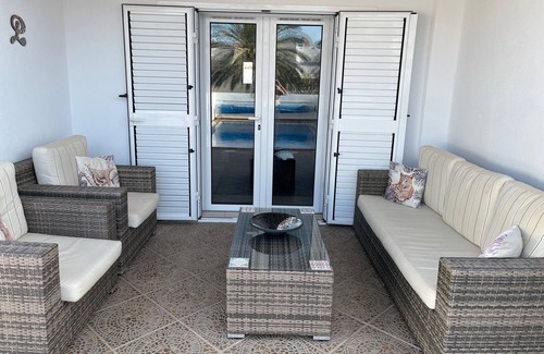 Mojacar Chalet De Esquí | Villa de dos plantas con piscina privada para 6 personas
