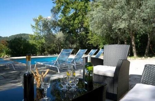 Callas Villa | Bastide de piedra, piscina privada, tranquila, vista, cerca del pueblo, VIDEO, OFERTAS!