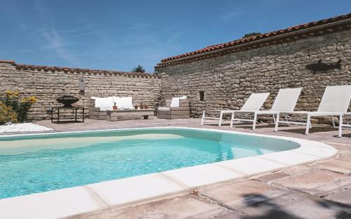 Courcon Casa | Villa Marie