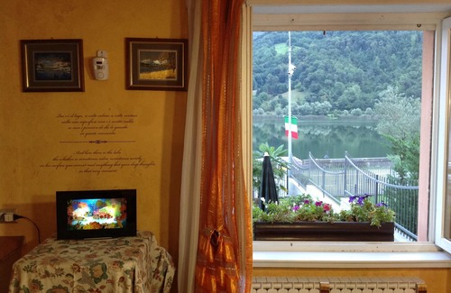 Ranzanico Villa | Villa Marilena: casa independiente con acceso directo al lago