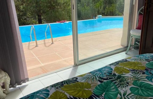 Les Esterets du Lac Cama Y Desayuno | VILLA MARILIS