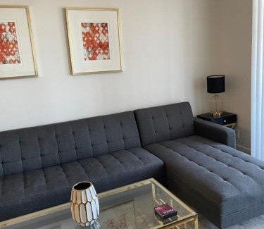 Marina del Rey Apartamento | Villa Marina - Luxe, Spacious, Gated, 2 Master Suites in TRUE Marina Del Rey