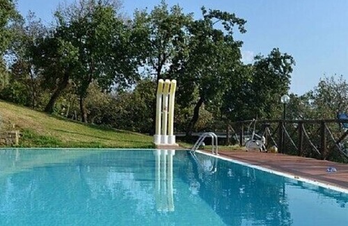 Pian di Sco Villa | Villa Mariolina Grande: Una antigua granja característica y acogedora en dos plantas situada en una posición aislada en las laderas de una colina cubierta de olivos.