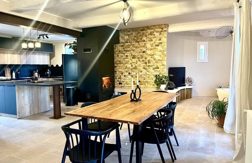 Aups Casa | Villa Marthe, Maison Entièrement Rénovée Avec Piscine et vue sur le Village