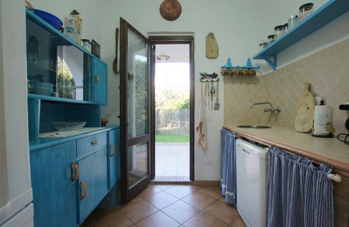 Sarroch Casa | Villa Mary en Pula: ubicación exclusiva con acceso privado a la playa