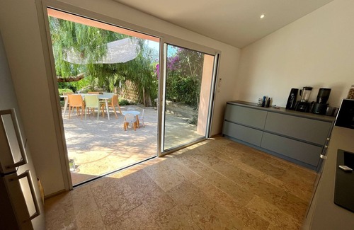La Cadiere-d'Azur Casa | Villa MASA in a quiet area, hill view and sea view