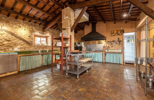 Vilanova I la Geltru Villa | Villa 'Masia Notari Casabona' con piscina privada, Wi-Fi y aire acondicionado