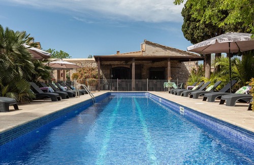 Vilanova I la Geltru Villa | Villa 'Masia Notari Casabona' con piscina privada, Wi-Fi y aire acondicionado