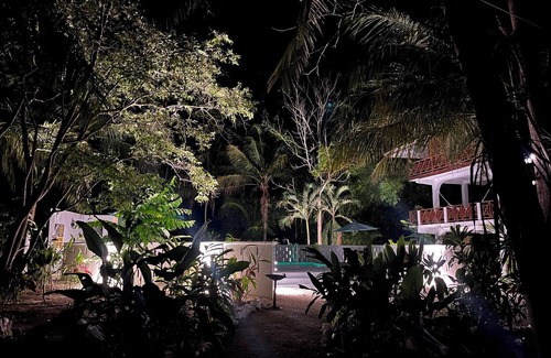 Bullet Tree Falls Complejo | Villa Massis Junior Suite