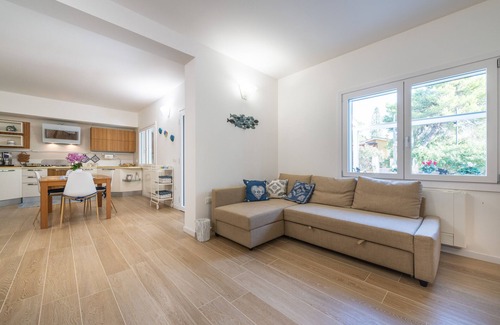 Santa Margherita di Pula Villa | Villa "Maya" con terrazas privadas y Wi-Fi