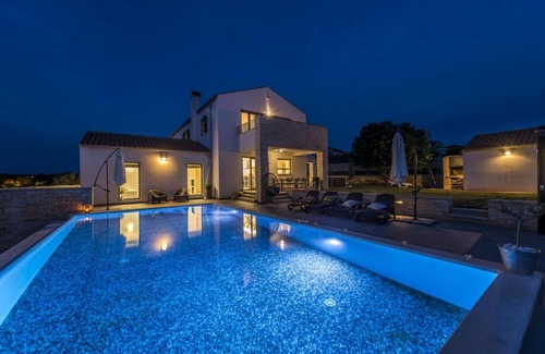 Selina Villa | Villa Meli