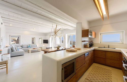 Paros Villa | Villa en Logaras con 4 habitaciones, capacidad 8