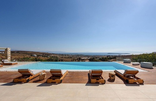 Paros Villa | Villa en Logaras con 4 habitaciones, capacidad 8