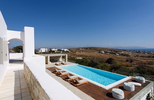 Paros Villa | Villa en Logaras con 4 habitaciones, capacidad 8