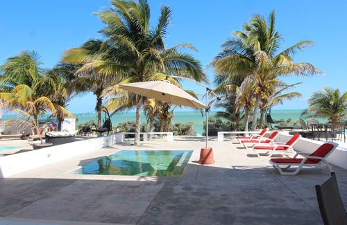 Chicxulub Puerto Casa | Villa Mercedes 2- Beach front house with all equipment