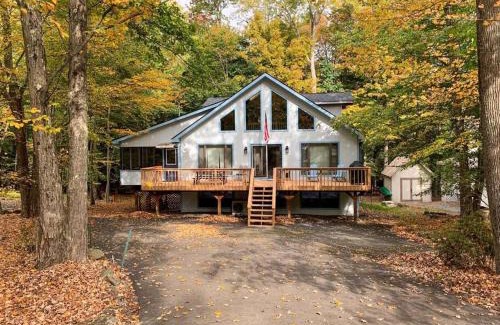 Lake Ariel Chalet De Esquí | Villa MiaNova A Modern Hideout in the Woods