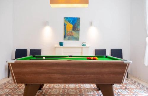 Sliema Casa | Villa Milano - Jacuzzi Rooftop Lounge with BBQ and Billiard Room
