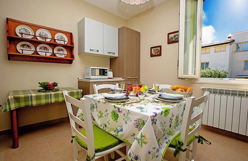 Desenzano del Garda Apartamento | Villa Mimosa - Appartamento 2, Desenzano Del Garda, Italia
