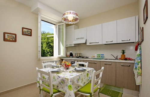 Desenzano del Garda Apartamento | Villa Mimosa - Appartamento 2, Desenzano Del Garda, Italia