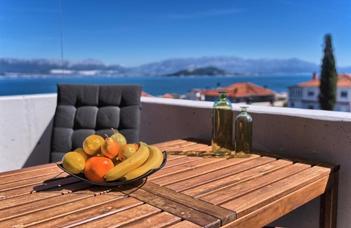 Slatine Apartamento | Villa Ming - pool, sea-view and peace