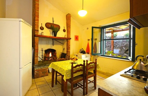 Citta della Pieve Villa | Villa Miralaghi: piscina privada climatizada, billar, estanque, Jacuzzi, petanca