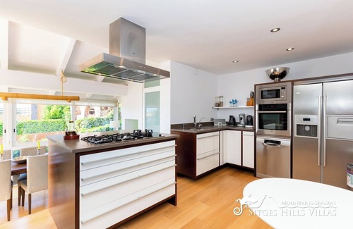 Vallpineda Villa | Villa Miramar
