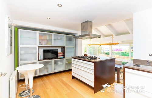 Vallpineda Villa | Villa Miramar