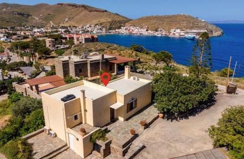Korissia Casa | Villa Mirsini, a 5 minute walk from 2 beaches