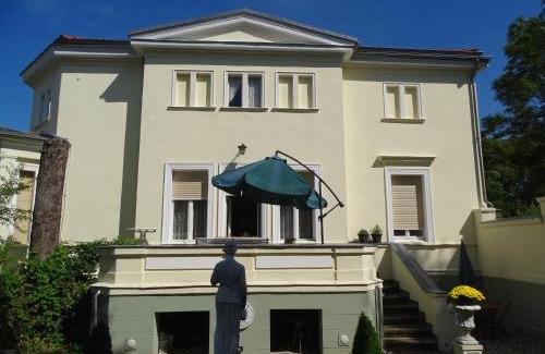 Treuenbrietzen Apartamento | Villa Moeller